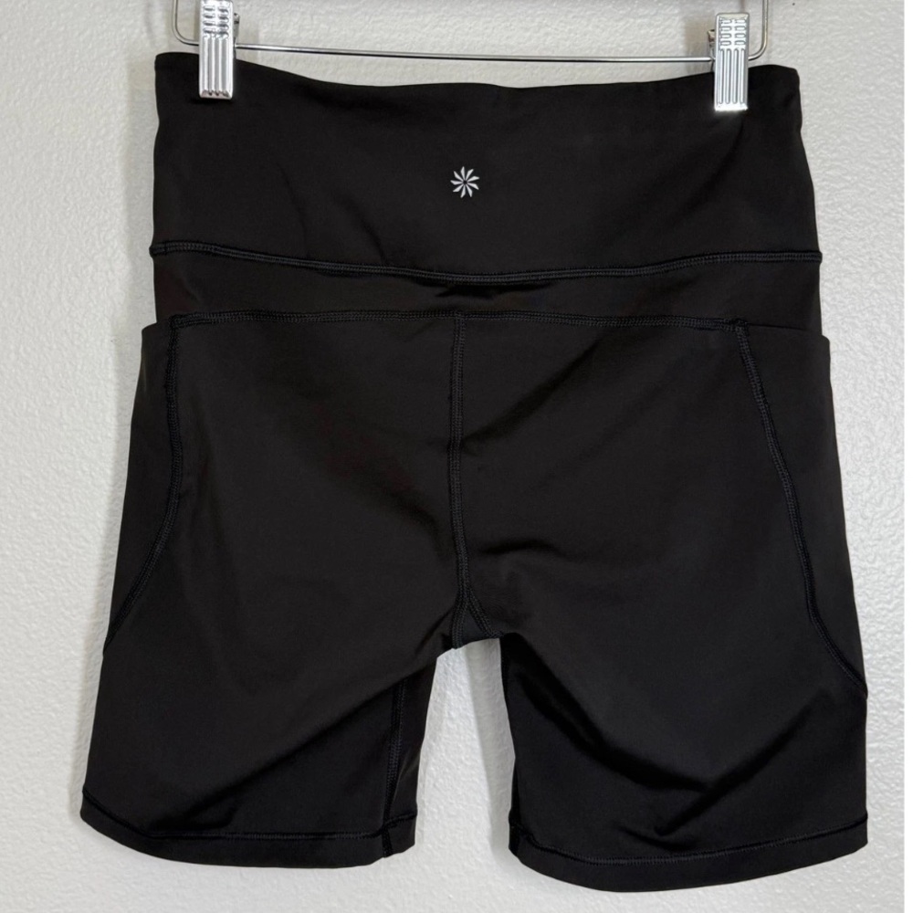Athleta Ultimate Stash II 7” Short - Black - Size Large